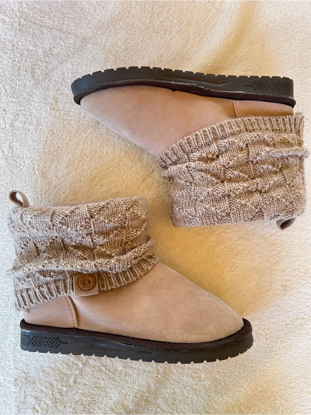MUK LUKS Laurel Pull On Sherpa Winter Boots, Stone/Fairy Dust SIZE 7